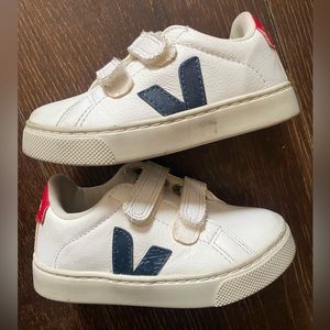 Veja toddler size 8.5